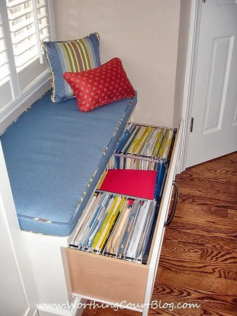 Built-in drawer in a kitchen window seat