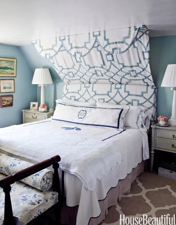 A white and blue comforter.