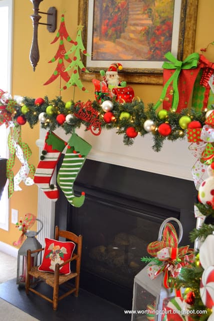 Christmas mantle via Worthing Court blog