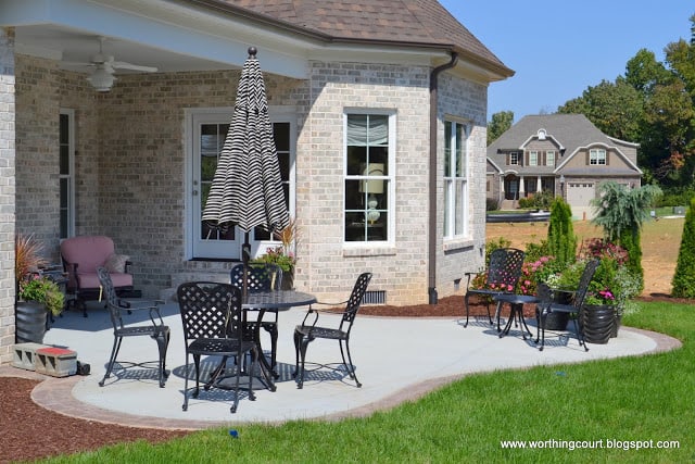 patio and backyard via Worthing Court blog