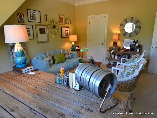 Office desk using metal pipes and reclaimed wood via Worthing Court blog