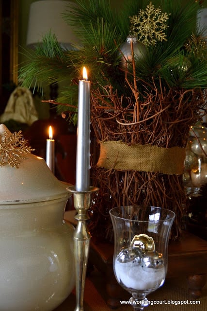 Christmas table, centerpiece, place settings and nativity scene via Worthing Court blog Christmas table, centerpiece, place settings and nativity scene via Worthing Court blog