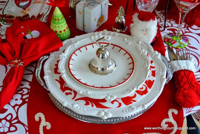 Christmas tablescape via Worthing Court blog