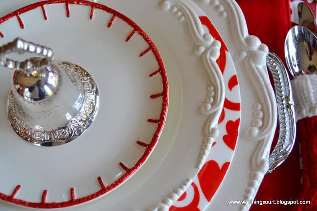 Christmas tablescape via Worthing Court blog