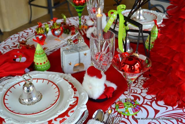 Christmas tablescape via Worthing Court blog
