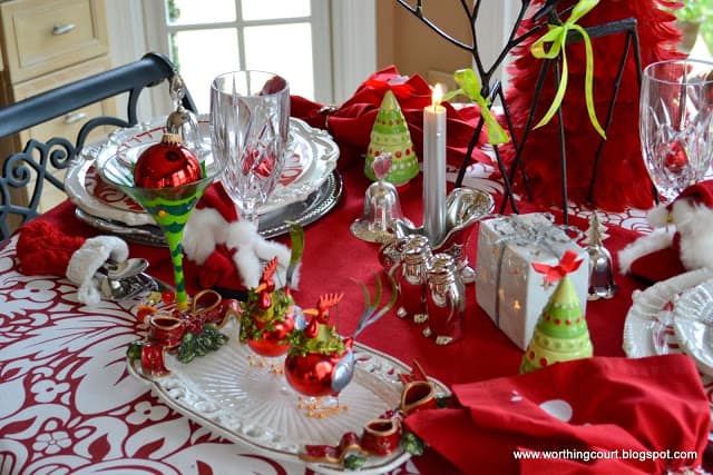 Christmas tablescape via Worthing Court blog