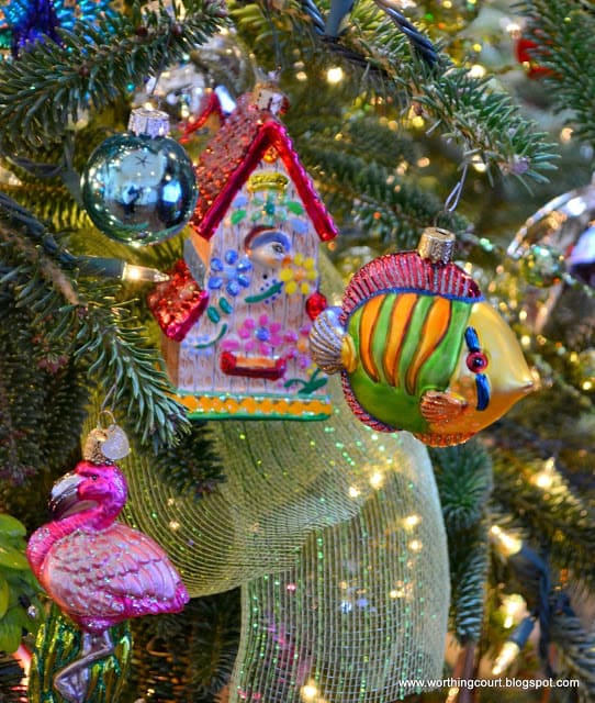 Christmas tree, mantle and decor via Worthing Court blog