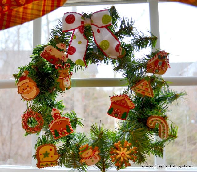 Kitchen Christmas tree and decor via Worthing Court blog Kitchen Christmas tree and decor via Worthing Court blog