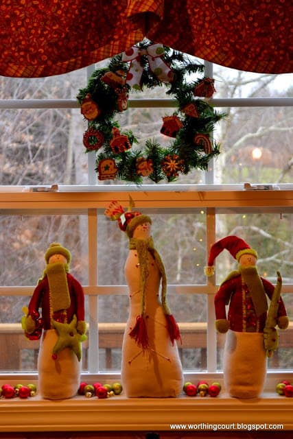 Kitchen Christmas tree and decor via Worthing Court blog Kitchen Christmas tree and decor via Worthing Court blog