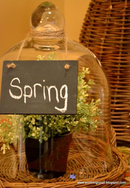 Round table vignette via Worthing Court blog
