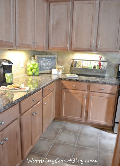 Kitchen with maple cabinets-006 (1)