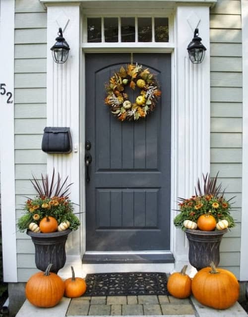 Worthing Court: Neat and tidy fall front porch