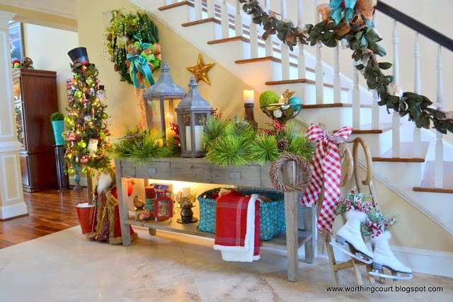 Worthing Court: Christmas decorations in the foyer