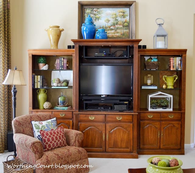 Worthing Court: Styling bookcases