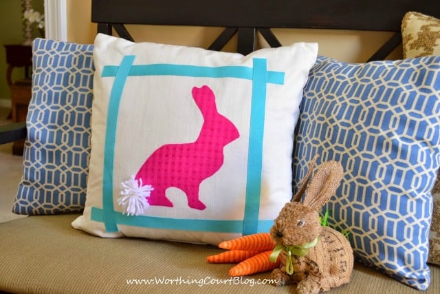 Easter idea - make a no-sew bunny silhouette pillow using the reverse side of an existing pillow. When Easter is over, simply turn the pillow around to use the other side! 
