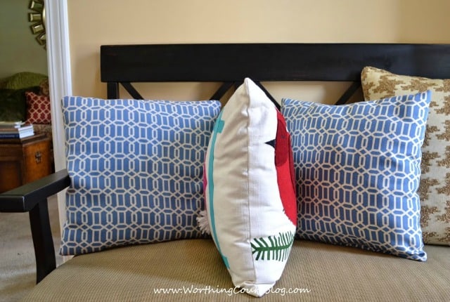 Easter idea - make a no-sew bunny silhouette pillow using the reverse side of an existing pillow. When Easter is over, simply turn the pillow around to use the other side! 