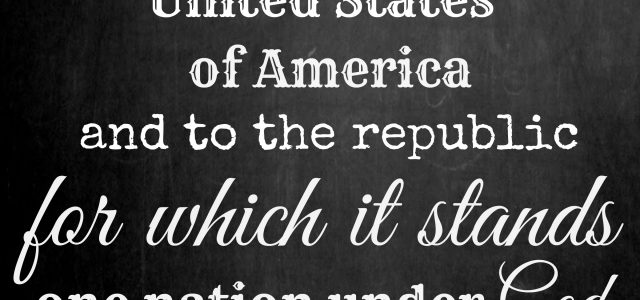 Free patriotic printable for July 4th - Pledge of Allegiance