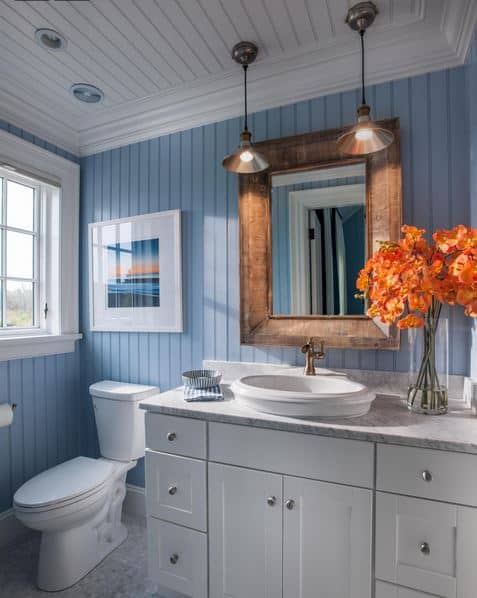 Pretty nautical bathroom