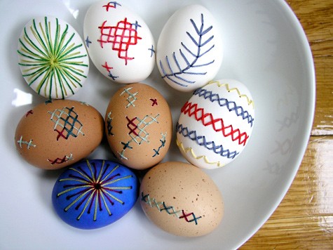 How to make embroidered Easter eggs