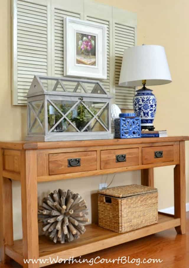 Sofa table decor