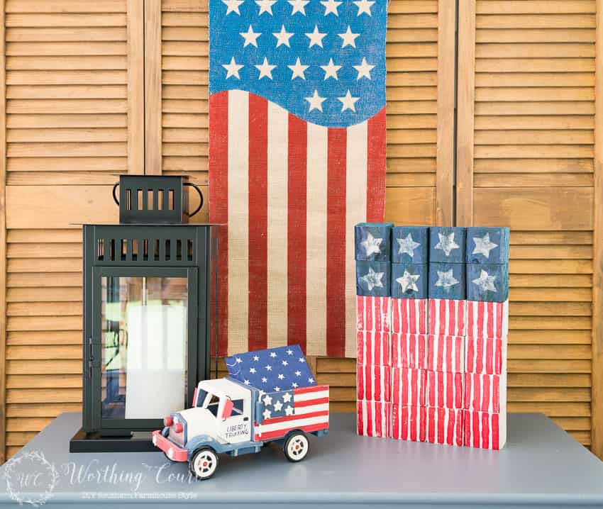 An easy and fun patriotic craft for Memorial Day, Flag Day and July 4th. How to create a vintage Americana look flag by painted wood blocks. Even kids would love to take apart and put the USA flag back together.