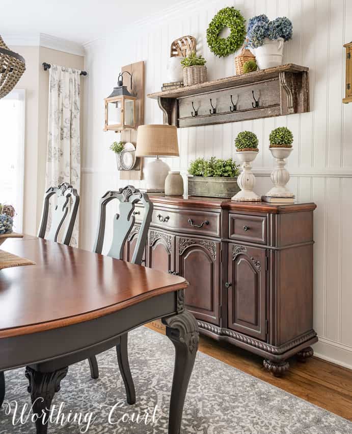 Farmhouse Dining Room Makeover - a vintage looking rug defines the space