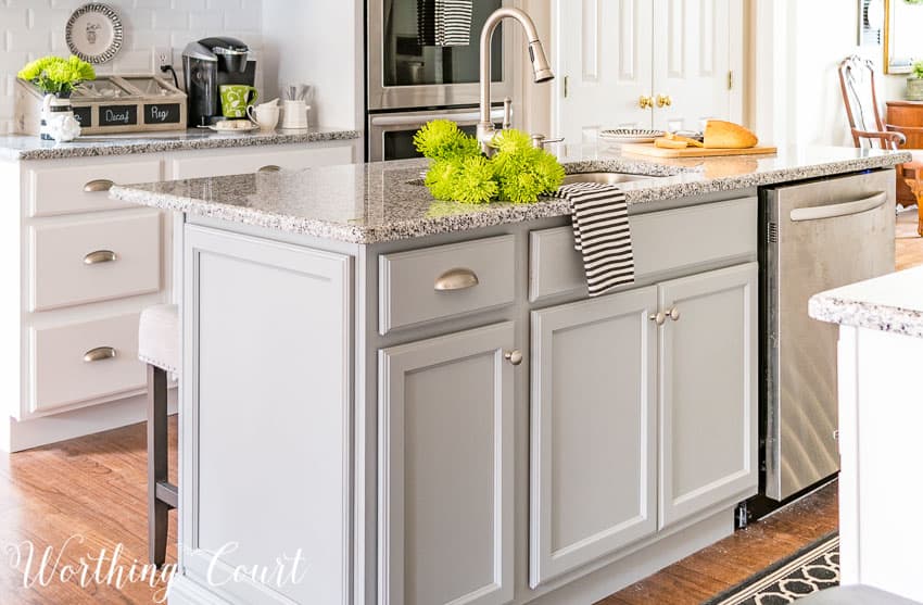 Sink and dishwasher in the kitchen island