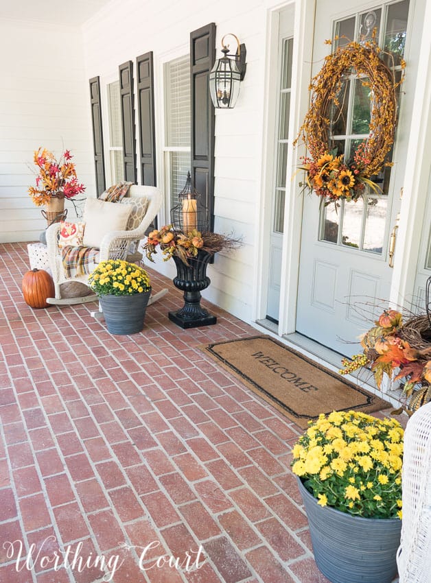 Farmhouse fall front porch || Worthing Court