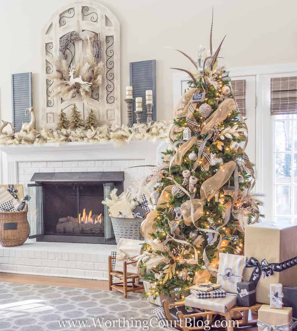 Tie the colors of your Christmas mantel, tree and wrapped packages together for a wow factor || Worthing Court