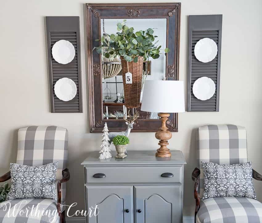 Dining room winter vignette || Worthing Court