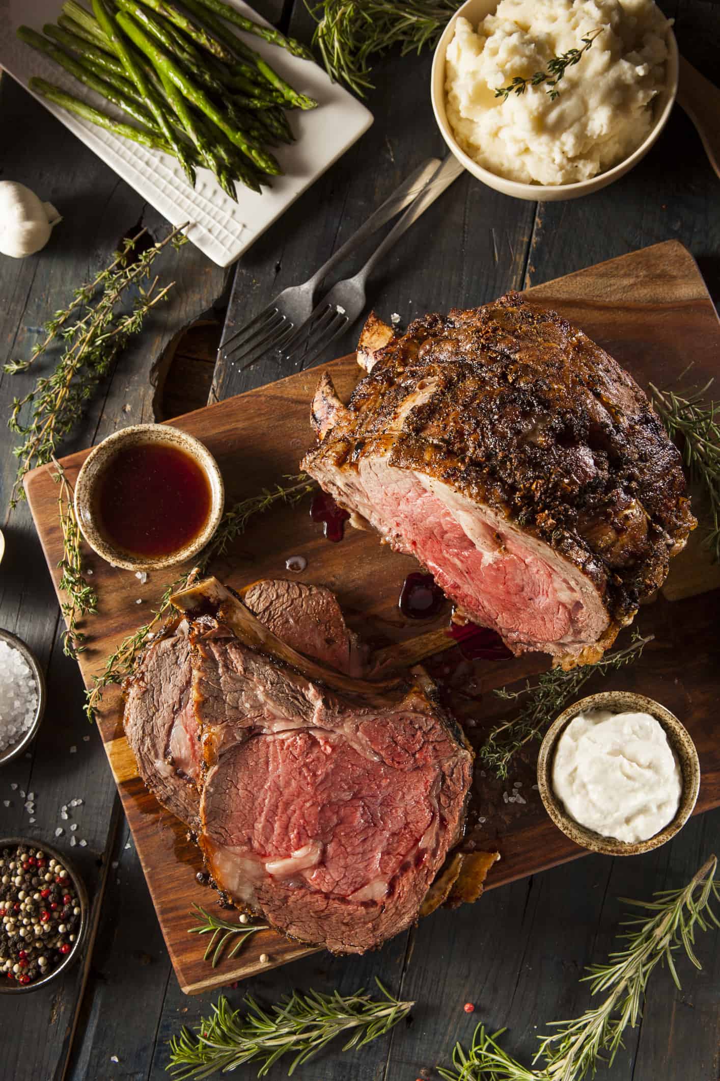 How to make prime rib roast with au jus. You will be amazed at just how easy it is to prepare this very special dish! || Worthing Court