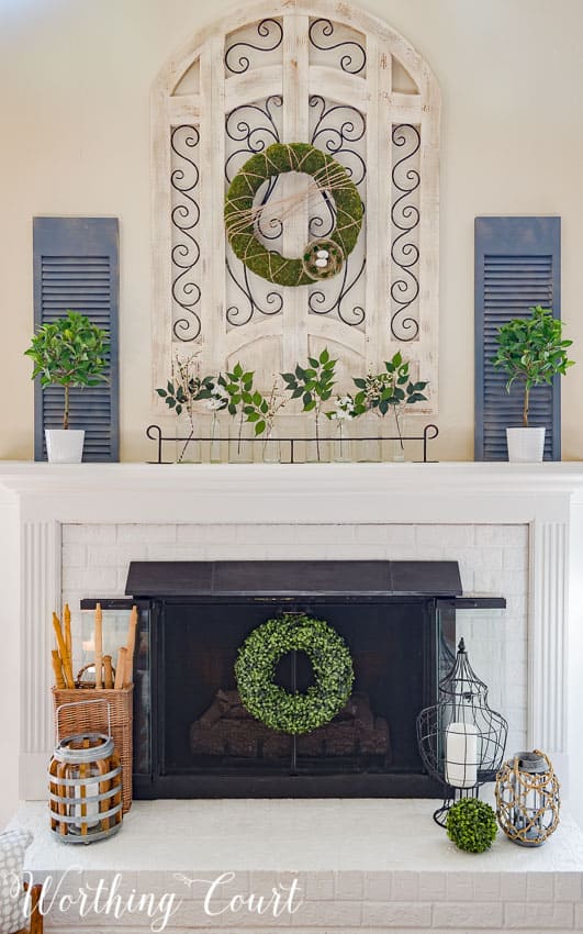 An easy farmhouse style spring fireplace || Worthing Court