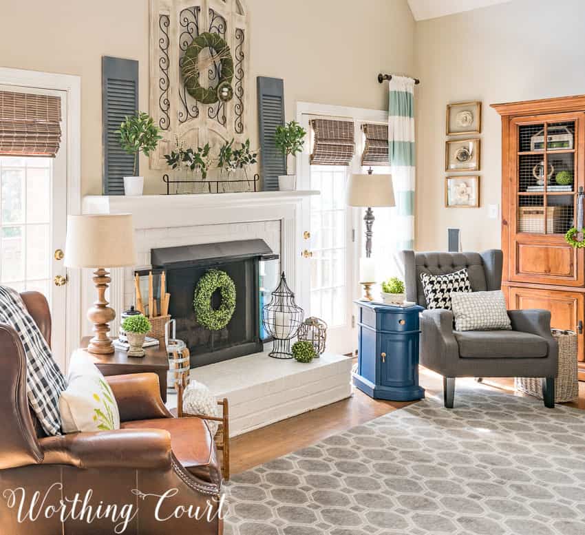 An easy farmhouse style spring mantel and hearth || Worthing Court