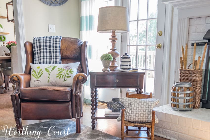 A Fresh And Easy Spring Mantel And Hearth || Worthing Court