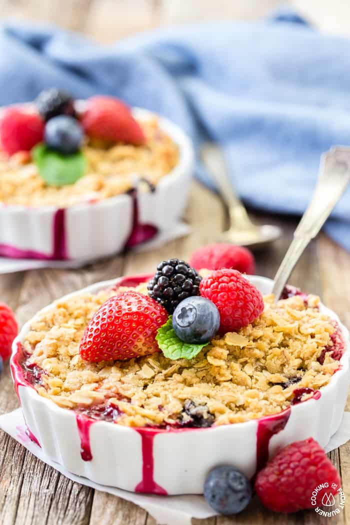 Easy Mixed Berry Crisp