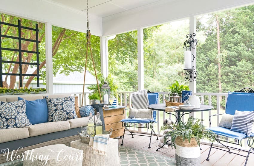 These easy tips will help you create a relaxing oasis on your porch || Worthing Court
