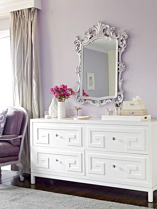 Soft lilac color on the walls.