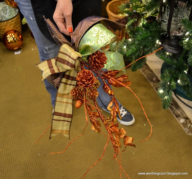 How to decorate a Christmas tree via Worthing Court blog