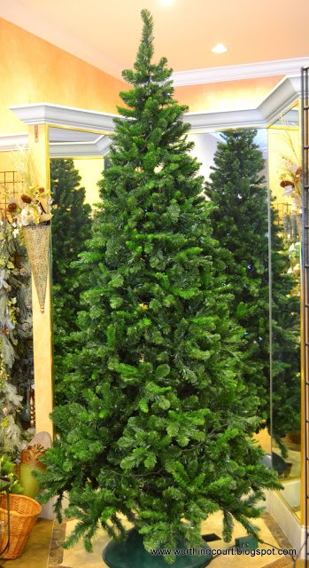 How to decorate a Christmas tree via Worthing Court blog How to decorate a Christmas tree via Worthing Court blog