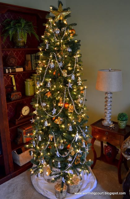 Christmas tree via Worthing Court blog Christmas tree via Worthing Court blog