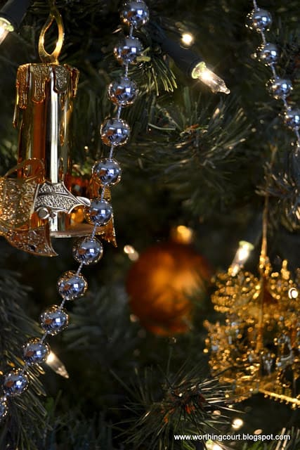Christmas tree via Worthing Court blog Christmas tree via Worthing Court blog