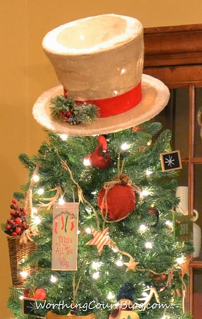  Burlap snowman's hat for a rustic Christmas tree topper.