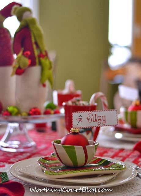 Red, green and white table decor.