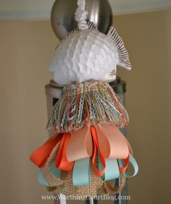 Fun beachy tassel.