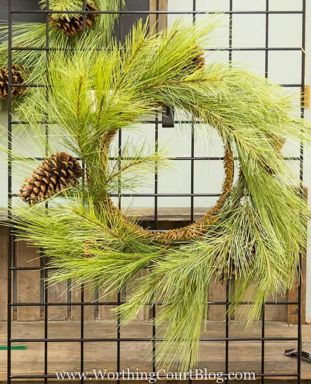 Step-by-step directions, secrets and tips for how to decorate a wreath from a professional Christmas decorator.