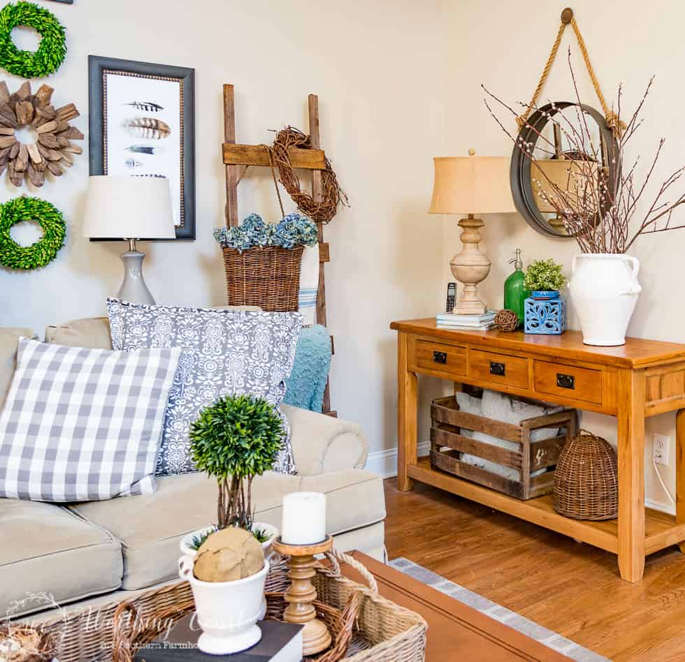 Spring console table vignette in the sitting room.