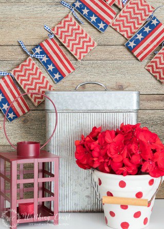 An easy and fun patriotic craft! How to make a super quick and easy banner garland for Memorial Day, Flag Day or July 4th.