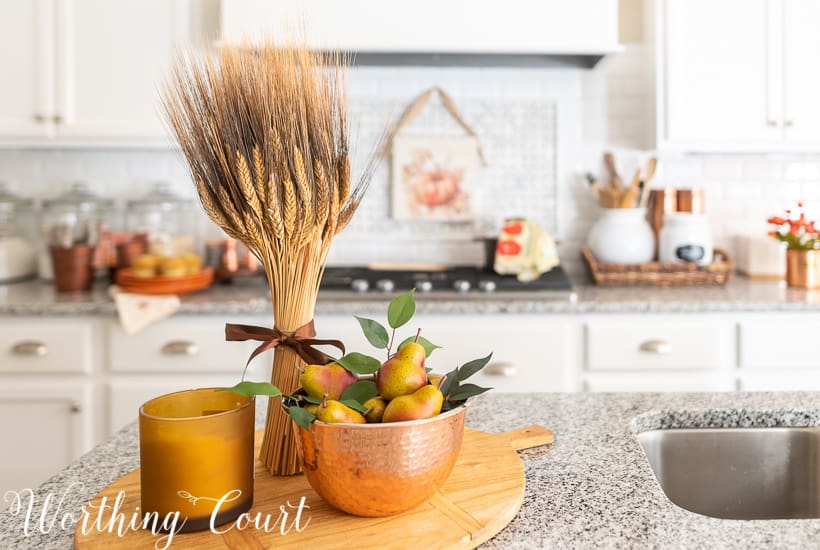 directions for how to decorate for fall with vignettes