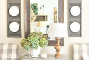 easy fall decorating ideas using dried hydrangeas in a vase