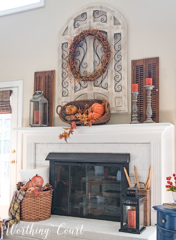 Farmhouse style fireplace with rustic fall decor || Worthing Court #fireplace #falldecor